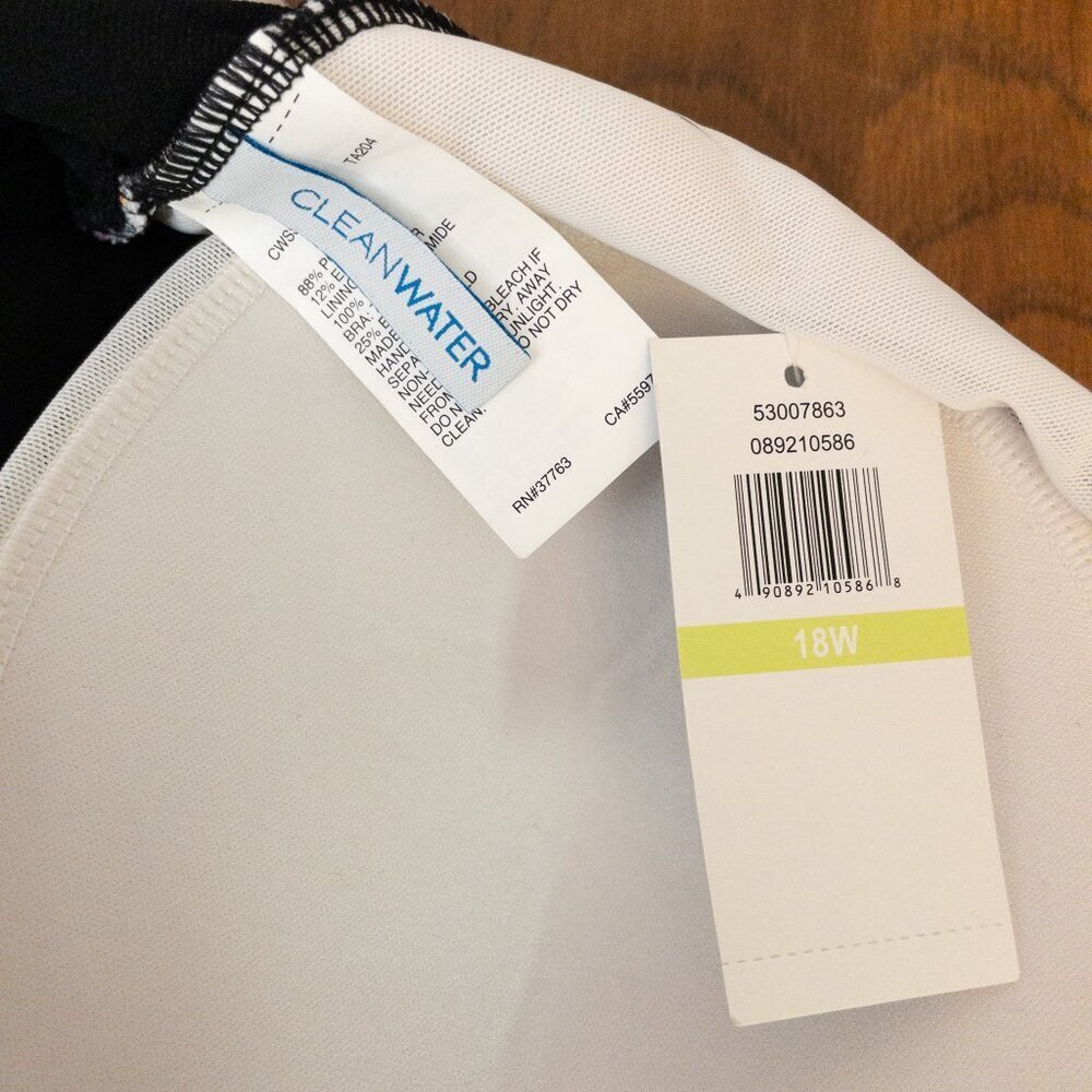 NWT Cleanwater Tropical Print & Black One-Piece Swimsuit – Size 18W - Picture 3 of 3